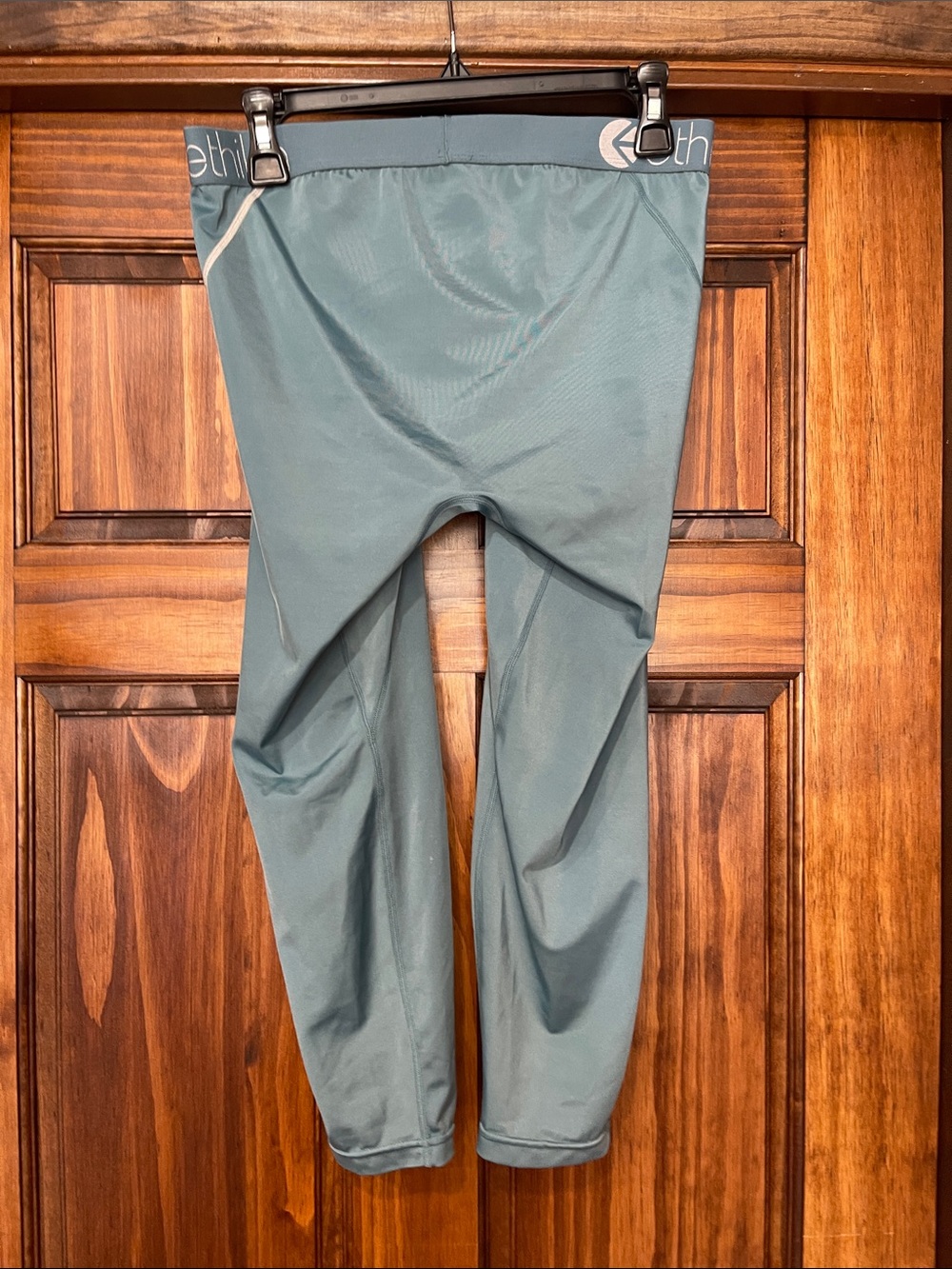 ethika Performance Leggings in Teal with Reflective Accents - Picture 3 of 4